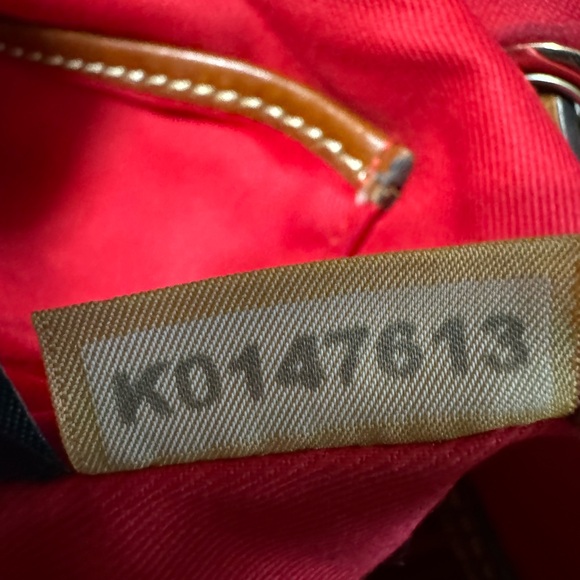 Dooney & Bourne bucket bag with matching wallet and dust bag - Picture 5 of 7